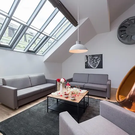 Empirent Beautiful Duplex Lägenhet