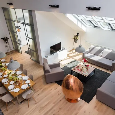 Empirent Beautiful Duplex Lägenhet