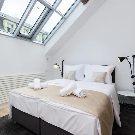 Lägenhet Empirent Beautiful Duplex Prag