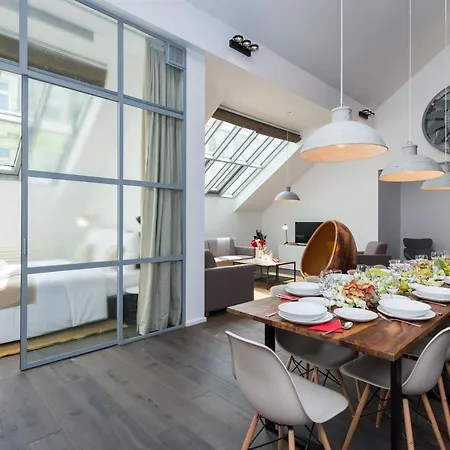 Empirent Beautiful Duplex Lägenhet *