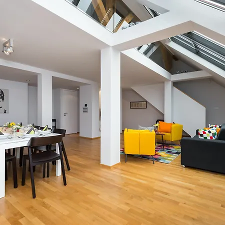 Empirent Beautiful Duplex Lägenhet