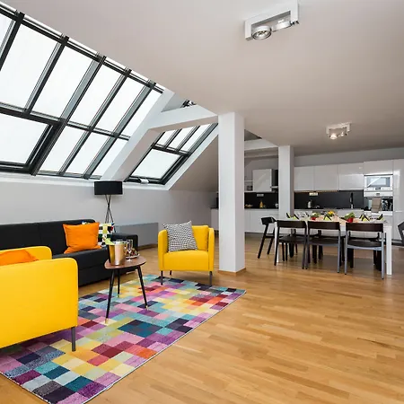 Lägenhet Empirent Beautiful Duplex Prag