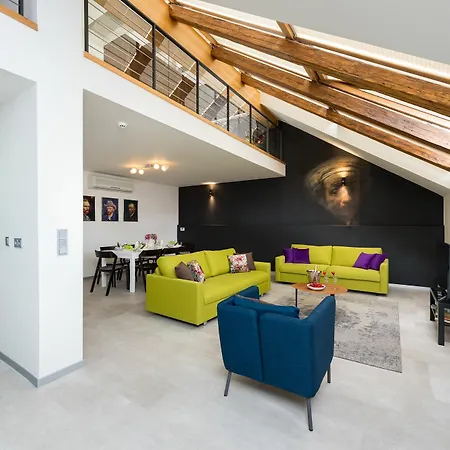 Empirent Beautiful Duplex Lägenhet Prag
