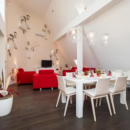 Empirent Beautiful Duplex Lägenhet *